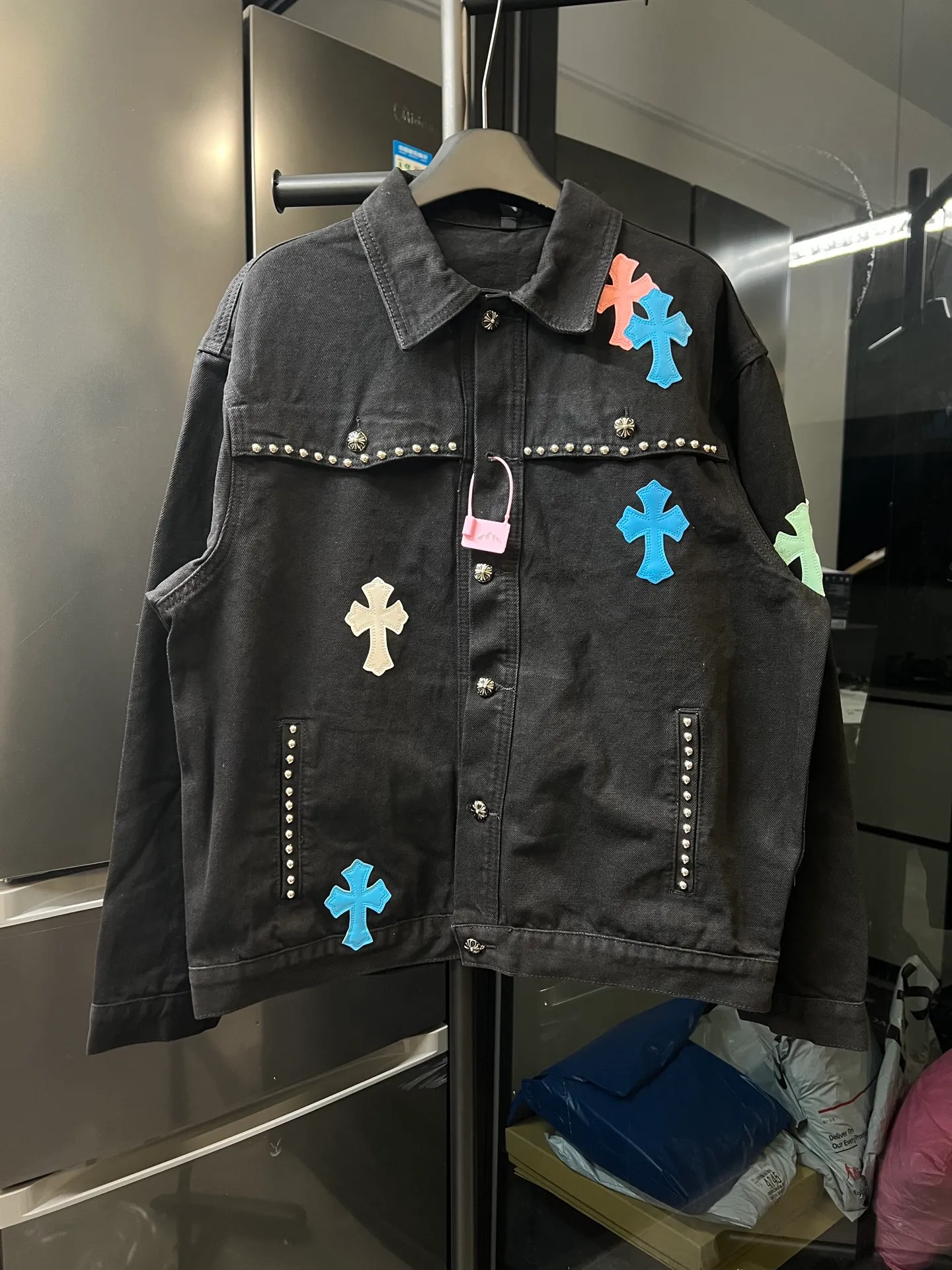 P280 [next day] Chrome Heart/Chrome Heart 25FW rivet colorful leather embroidered high-tech denim jacket (black) Size: 46 48 50 52 (corresponding to s-xl) Detailed sizes can be found in Figure 9